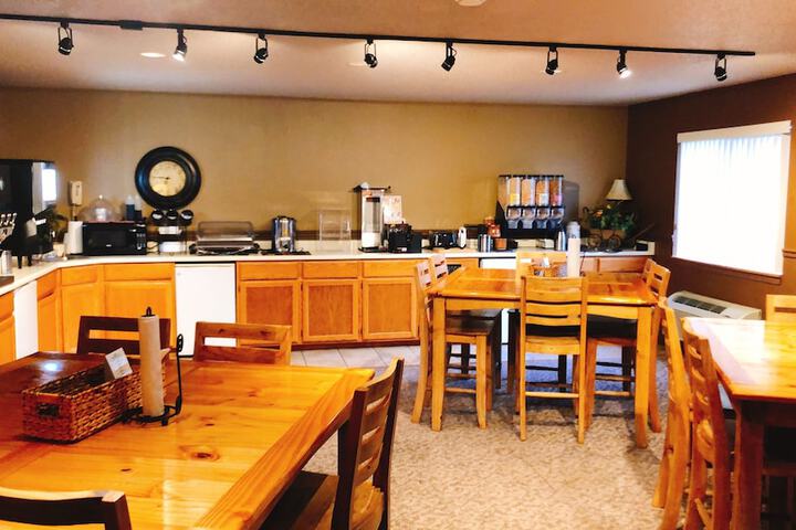 Breakfast/Coffee Service 57 of 81