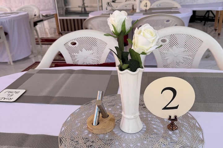 Dining 11 of 18