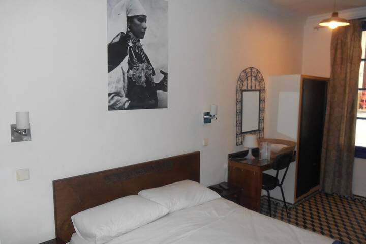 Room 6 of 34