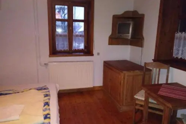 Room 6 of 6