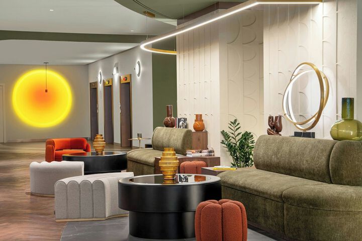 Entrance & Lobby
