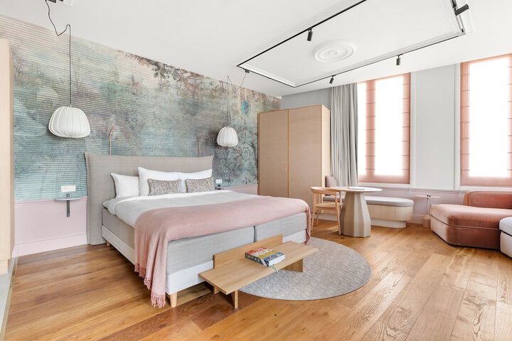 Room 3 of 71
