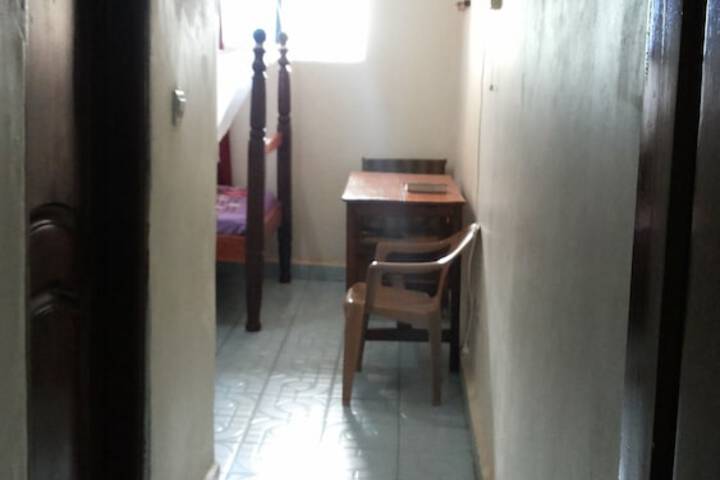 Room 5 of 40