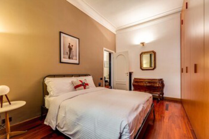 Room 12 of 25