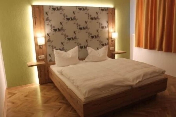 Room 5 of 22