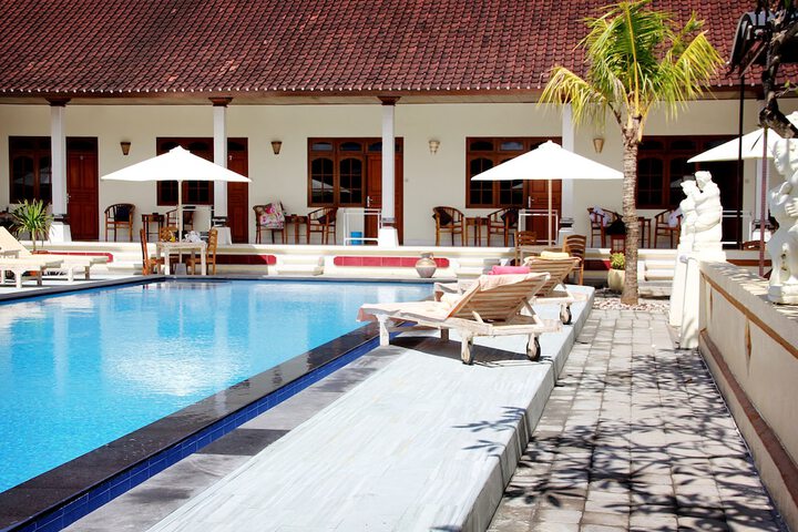 Pool Hotel