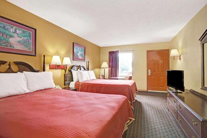 Double Accessible King Size Bed (7 of 8)