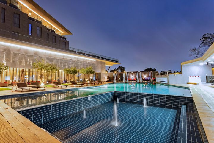 Pool 26 of 33