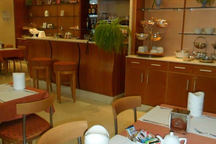 Coffee shop