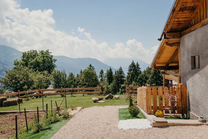 Hotel Exterior 28 of 37