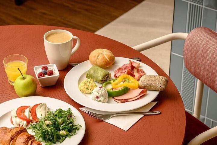 Breakfast/Coffee Service 64 of 96