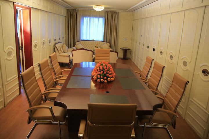 Room 45 of 116