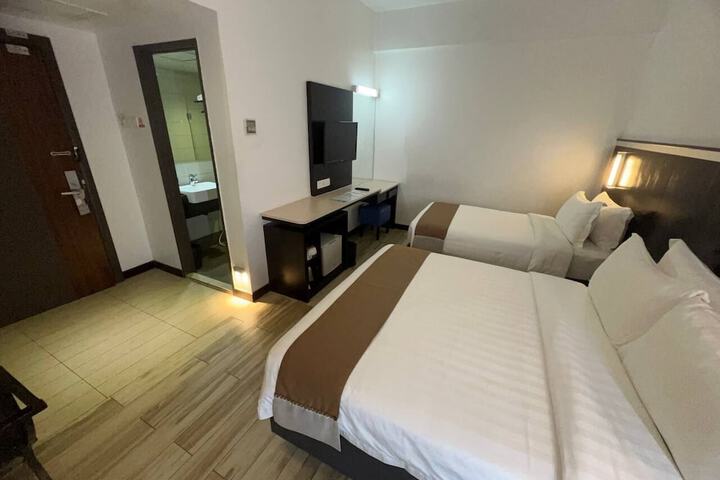 Room 16 of 47