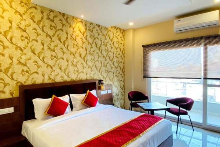 Room 7 of 19