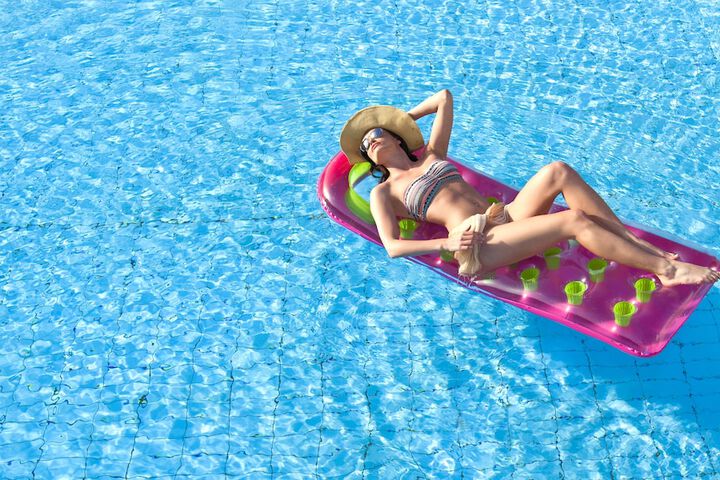 Hotel with Pool