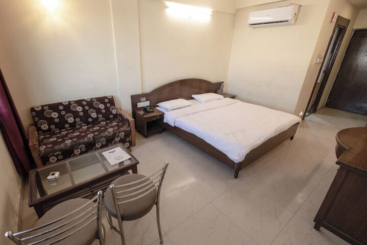 Room 2 of 9