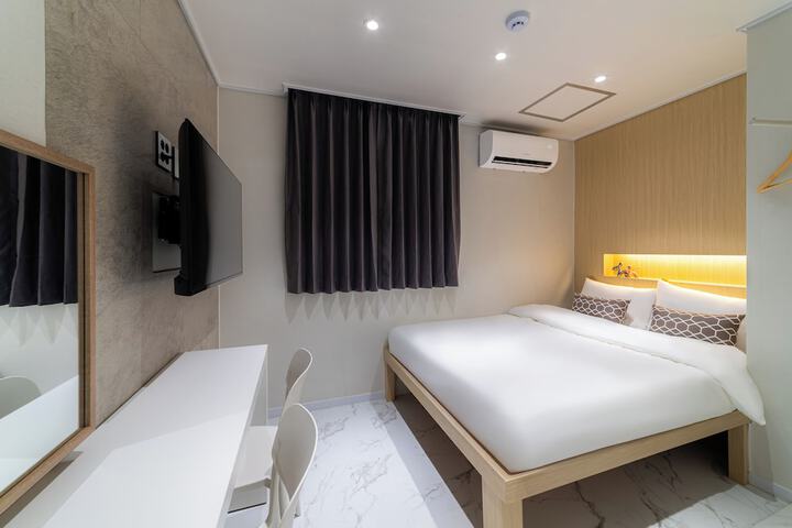 Room 17 of 84