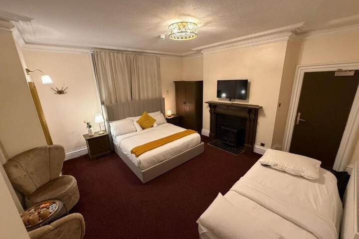 Room 5 of 24