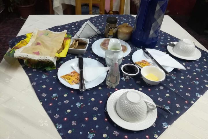 Dining 19 of 28
