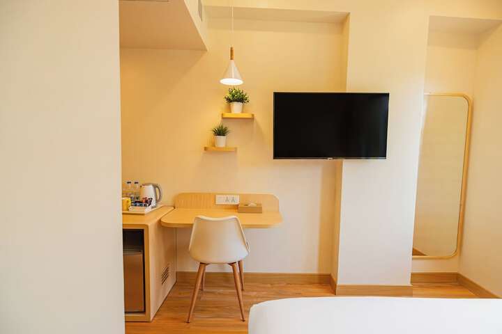 Room 5 of 27