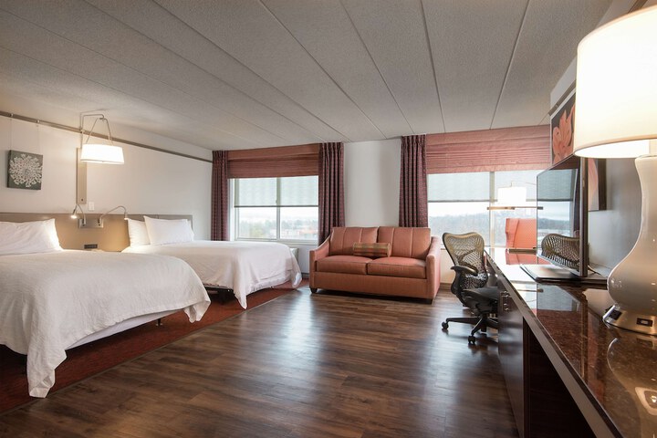 2 Double Beds (8 of 9)