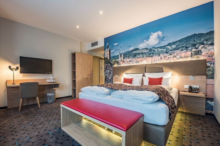 Room 15 of 92