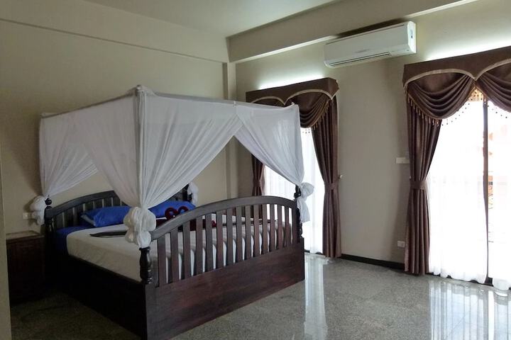 Room 8 of 23