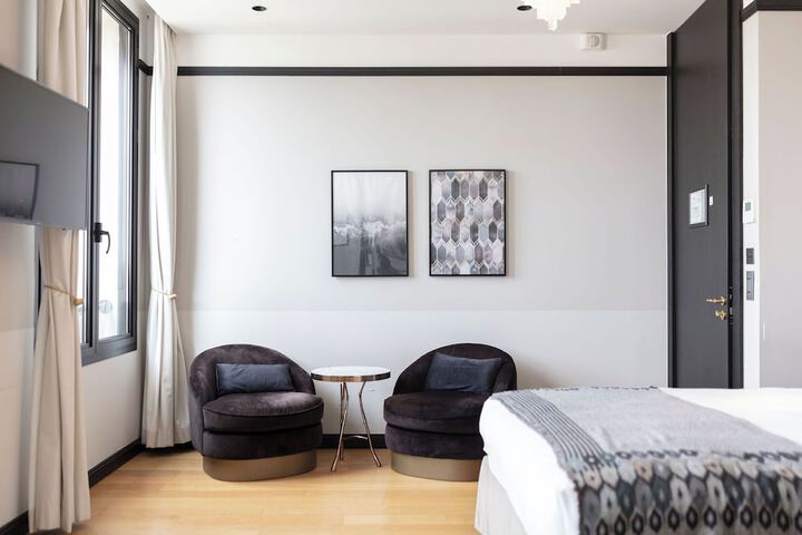 Room 25 of 90