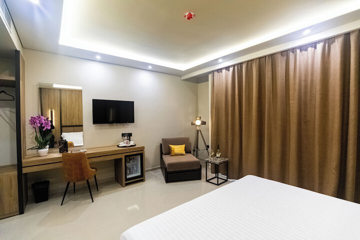 Room 10 of 29