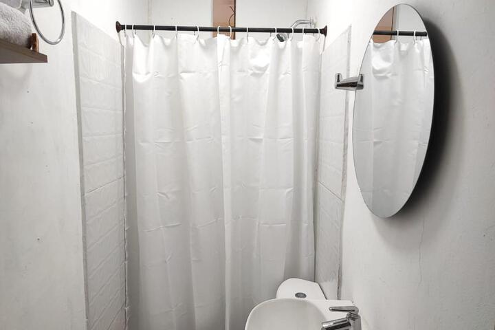 Room 4 of 23