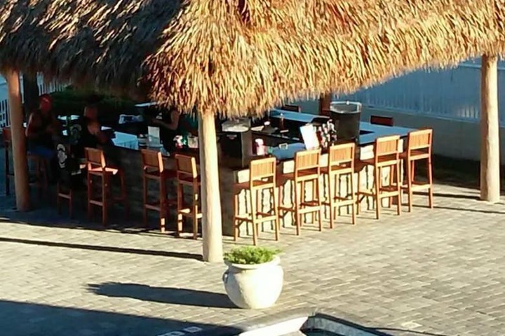 Poolside bar