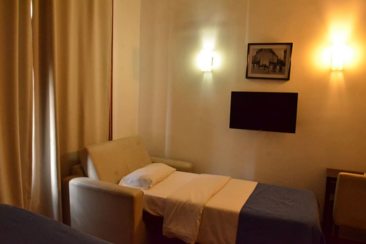 Room 41 of 60