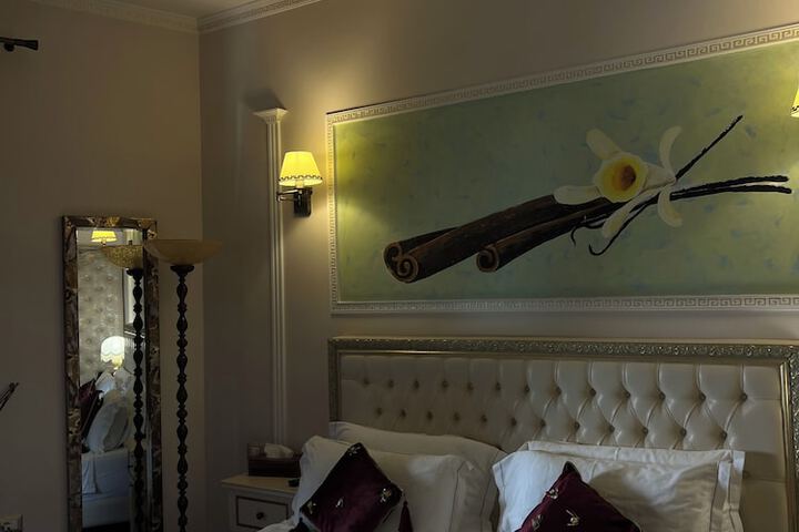 Room 6 of 34
