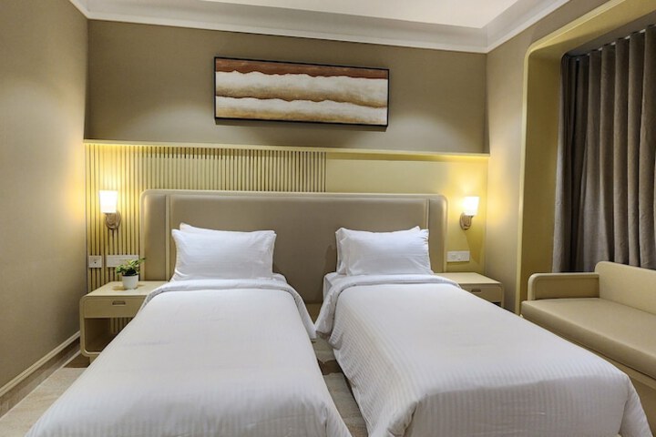Room 25 of 74