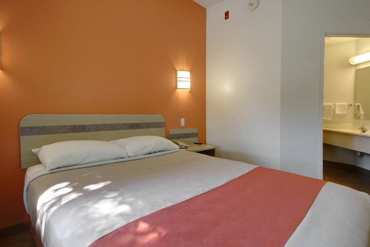 Room 19 of 36