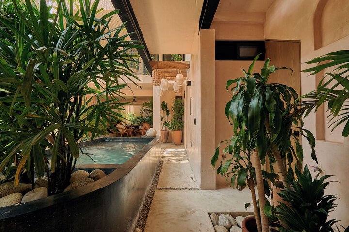 Pool 22 of 27