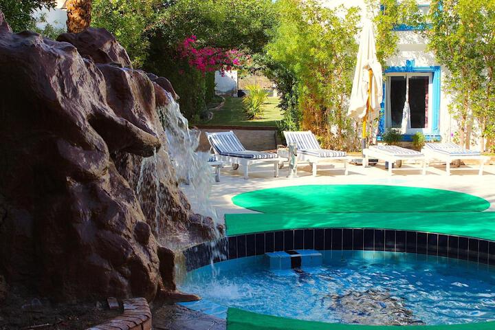 Pool 1 of 1