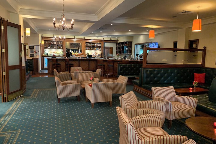 Lounge 60 of 70