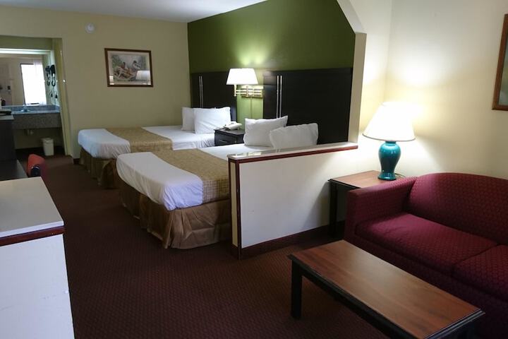 1 King Bed Suite (1 of 8)
