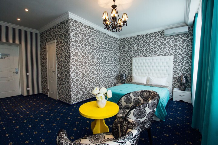 Room 12 of 52