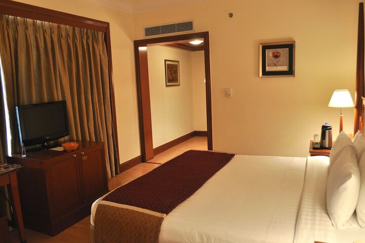 Room 5 of 20