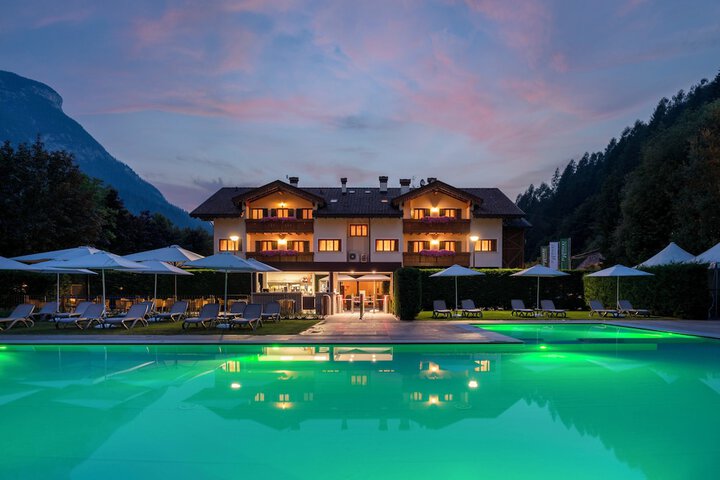 Pool Hotel