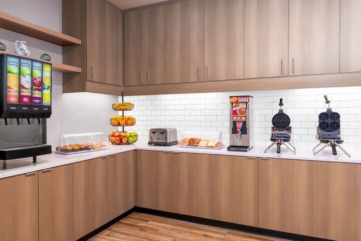 Breakfast/Coffee Service 31 of 38