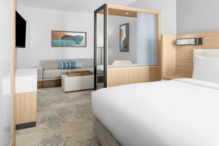 Room 8 of 27