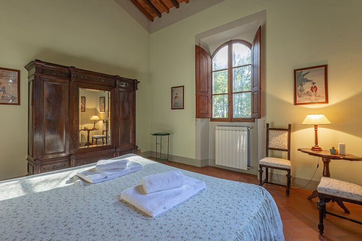 Room 14 of 196