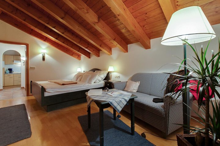 Room 7 of 25