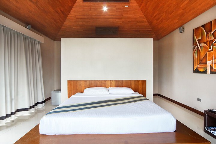 Room 12 of 26