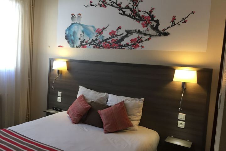Room 14 of 40