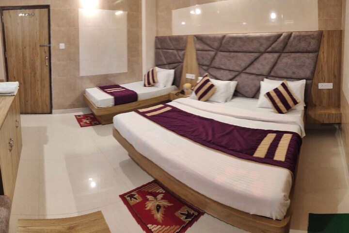 Room 14 of 19