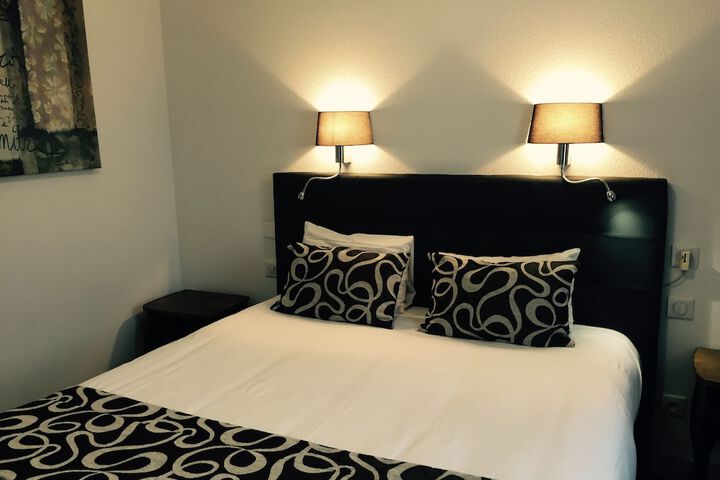 Room 3 of 33